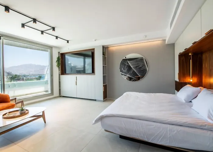 Beach Side-Kings Luxury Sea View Amazing Pool Eilat